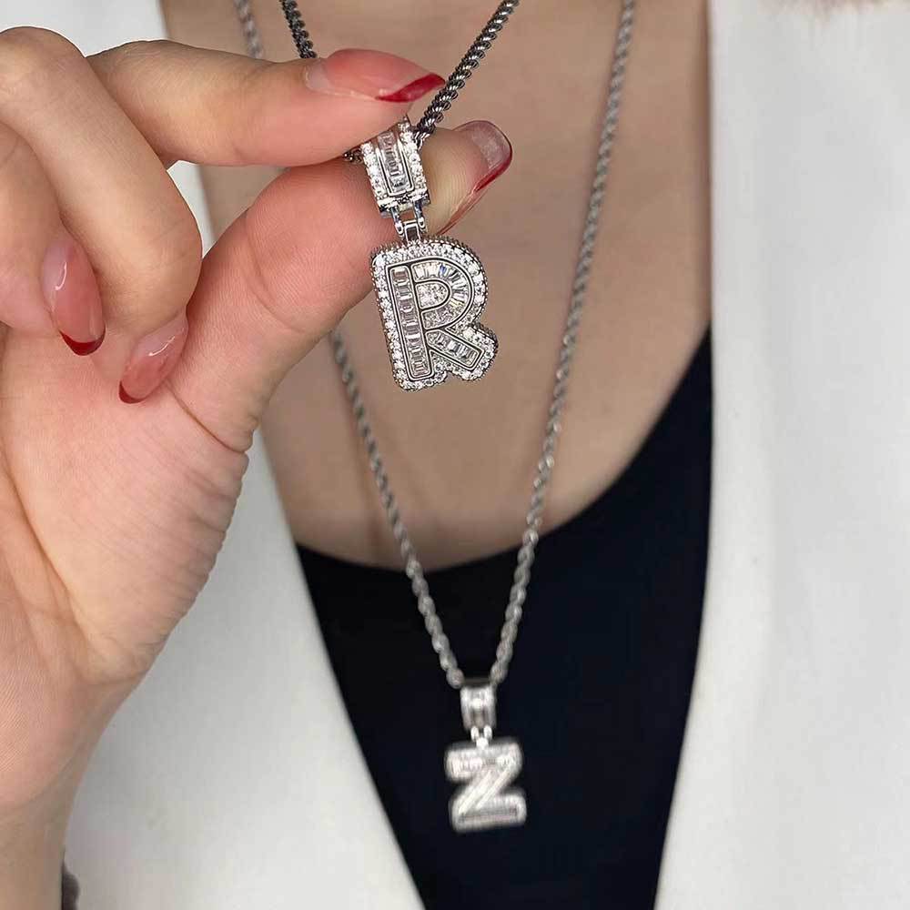 Collier pendentif lettre hip-hop populaire européen et américain en zircon, design de niche de personnalité, bijoux pendentif pour hommes